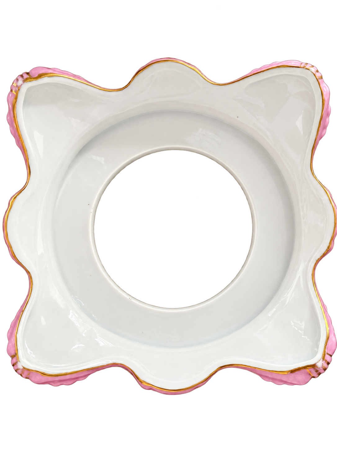 Removable scalloped base, underside view